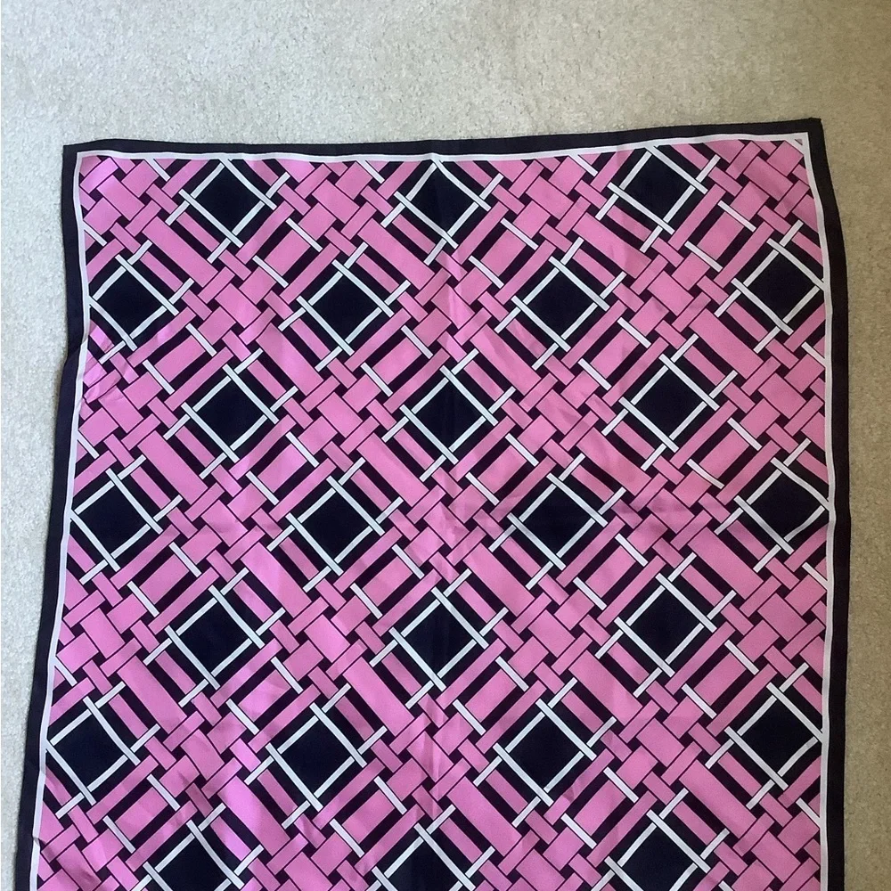 Navy/Pink/Ivory 21” Square Scarf